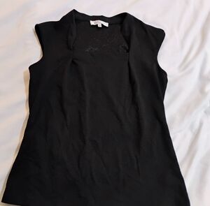 Kasper Classic Black Sleeveless Blouse